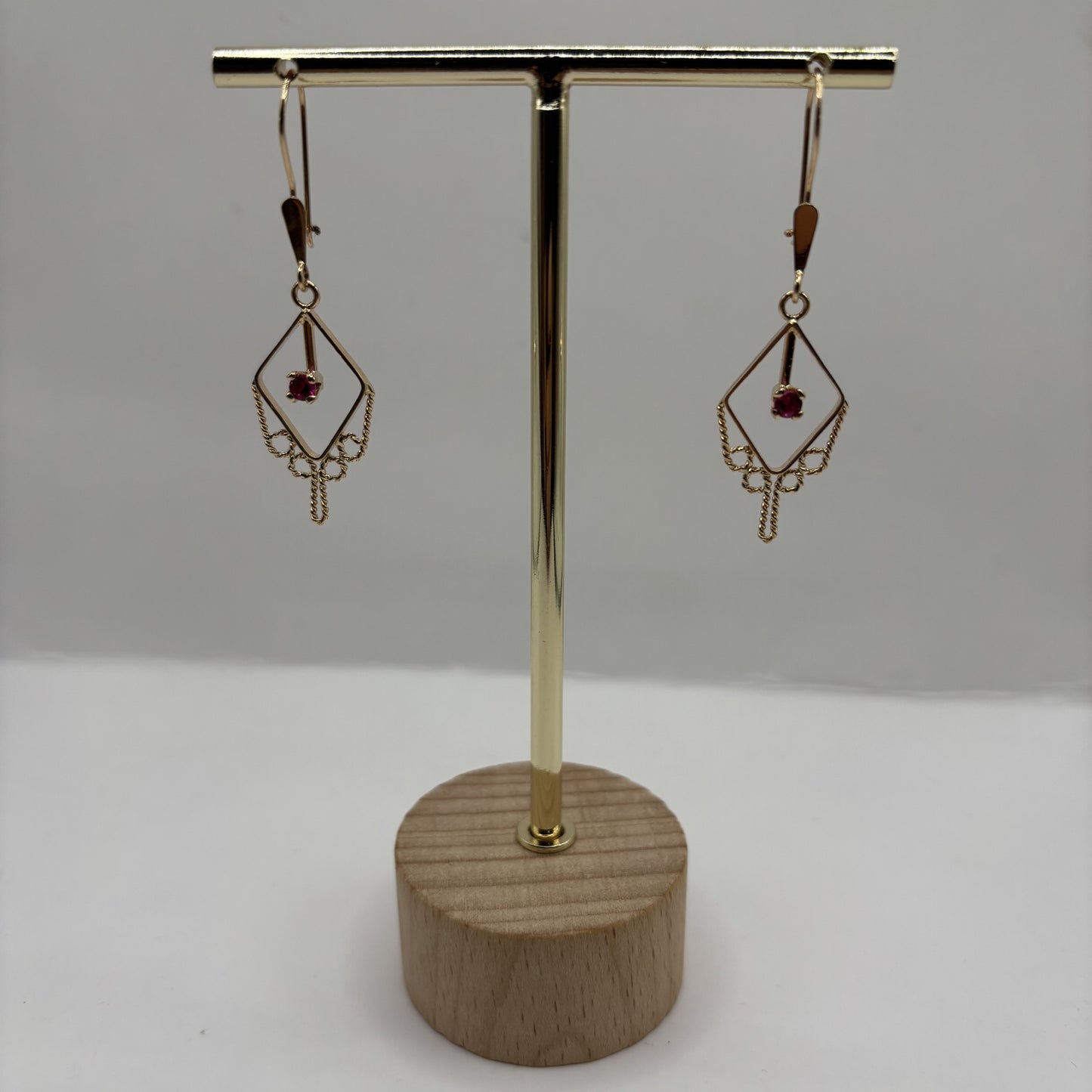 Aros Colgantes Oro 18K Filigrana Piedra Roja (3,46 g)