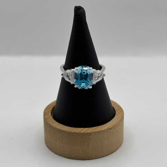 Anillo de Plata 925 Circón Agua Marina Ovalado (Talla 15)
