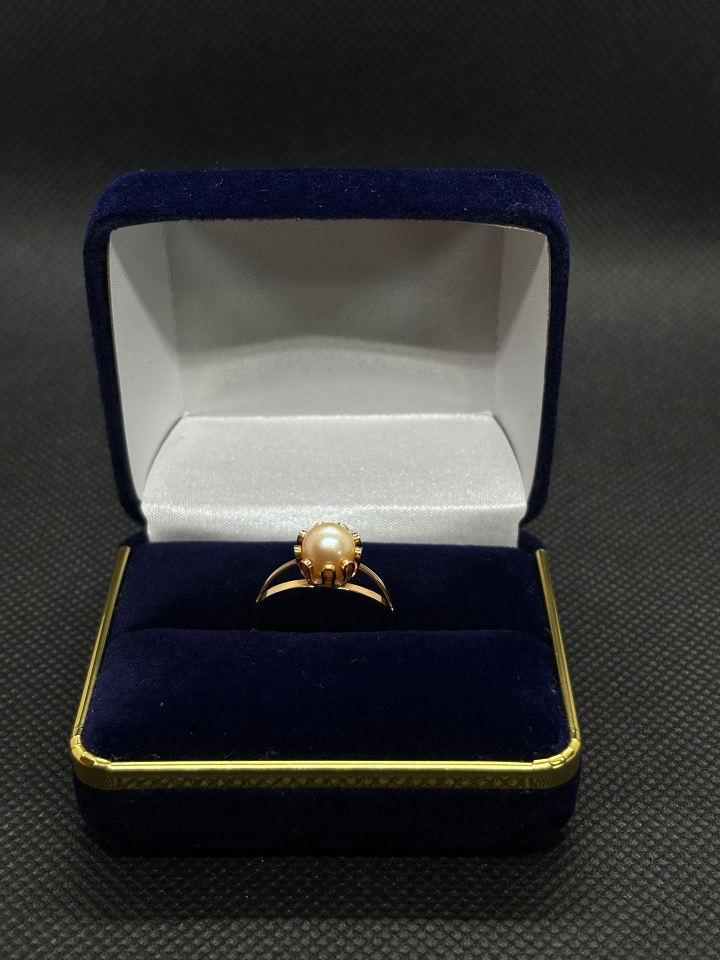 Anillo de Mujer Perla en Oro 18K