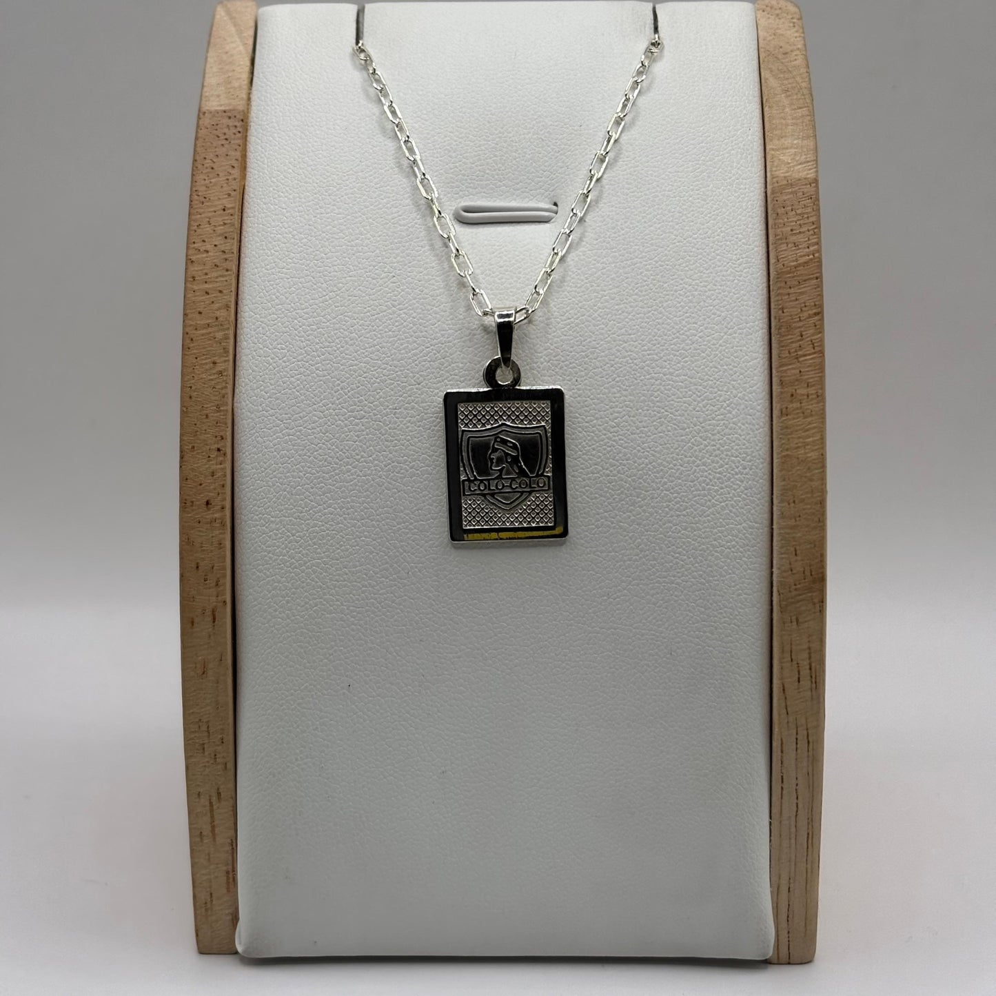 Placa Rectangular Colo-Colo en Plata Fina 950