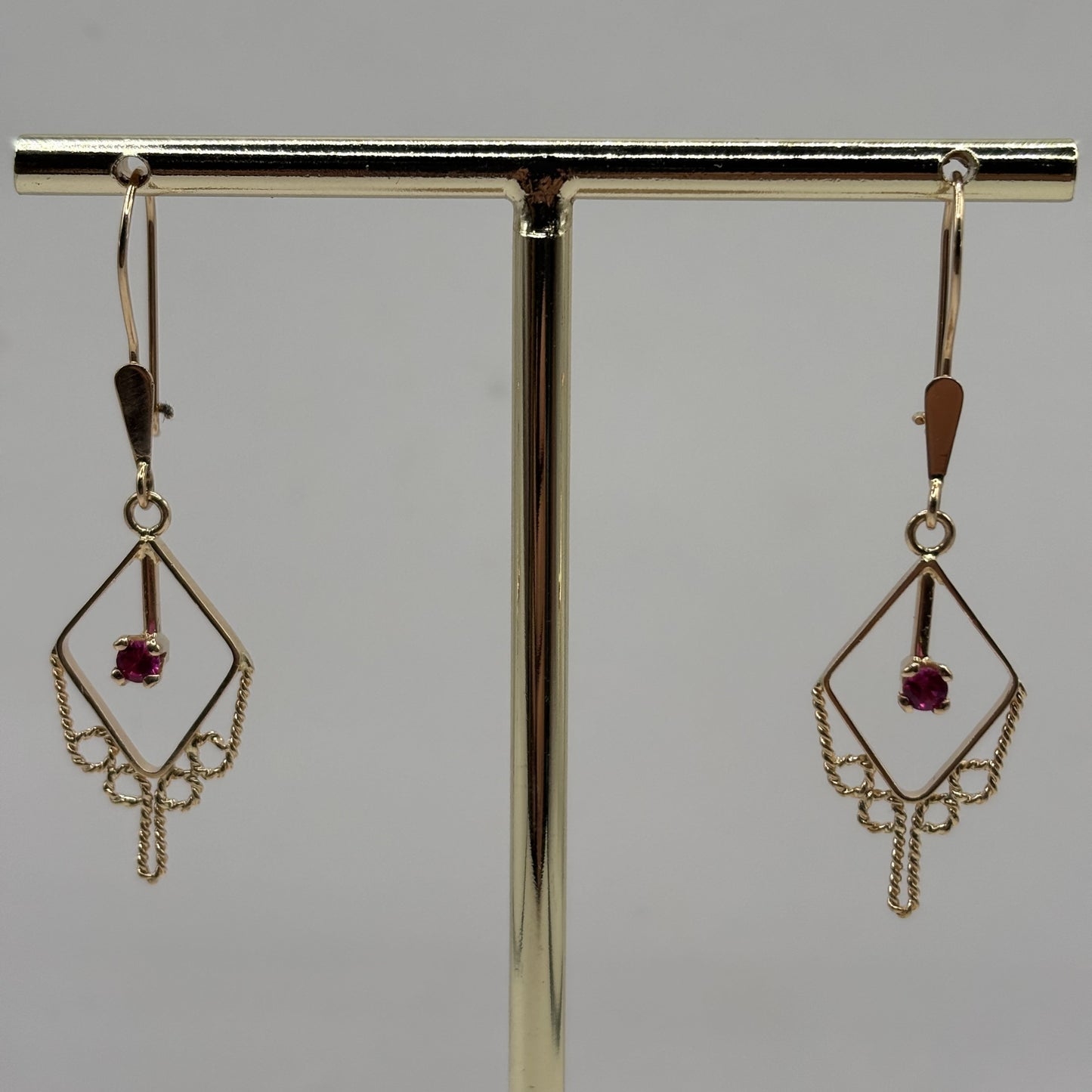 Aros Colgantes Oro 18K Filigrana Piedra Roja (3,46 g)
