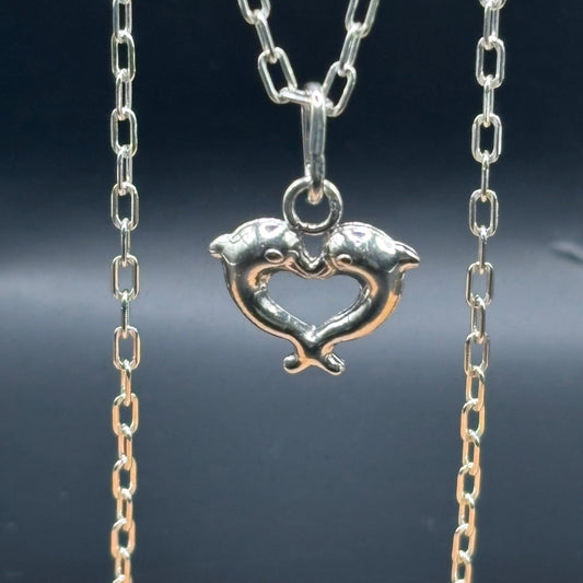 Colgante de Plata 925 Delfines en Corazón
